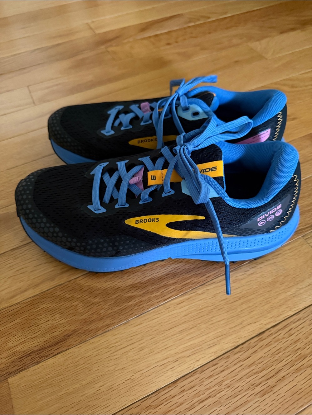 Brooks Divide 3 Black, Blue & Yellow Women's Athletic Running Shoes - Picture 2 of 7
